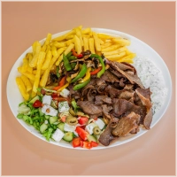 Inclusief, paprika, champignon, ui, friet, salade, mayonaise en een saus naar keuze.